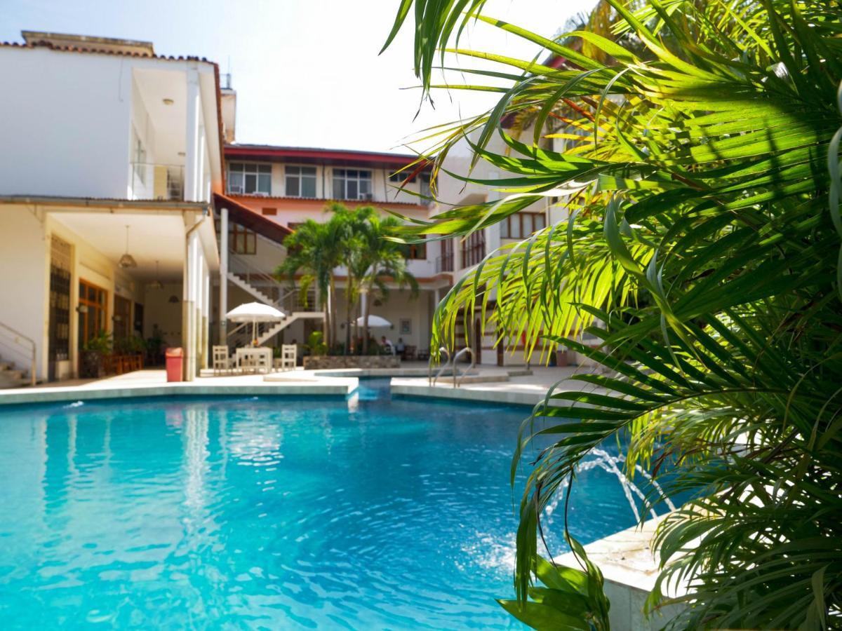 Grand Hotel Mercedes ปูคาลปา ภายนอก รูปภาพ